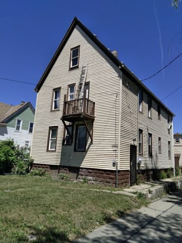 2619 23rd St, Milwaukee, WI 53206-1513