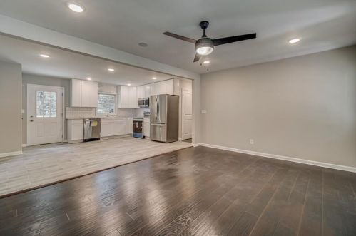 4393 Creek Valley Ct, Atlanta GA  30331-6515 exterior