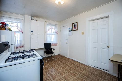 184 Chelsea St, Boston MA exterior