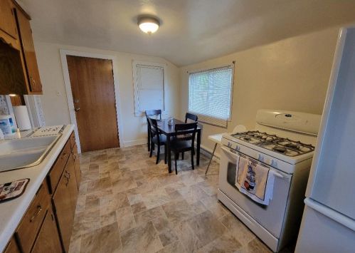 925 Lincoln Ave, Milwaukee WI  53207-1711 exterior