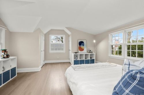 33 Bote Rd, Greenwich CT 06830-4853 exterior