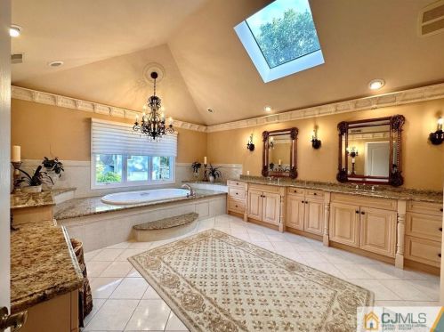 21 Southfield Rd, Edison NJ 08820-3141 exterior