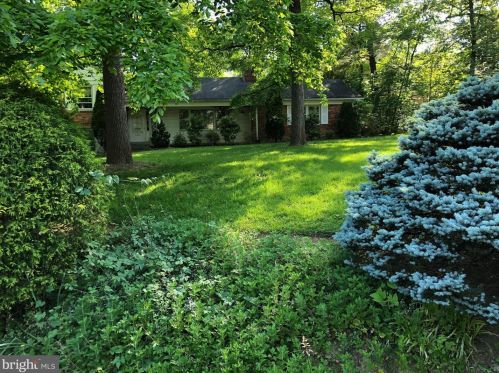 7017 Capitol View Dr, Mc Lean, VA 22101-2616