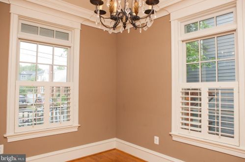 25 Masonic Vw Ave, Alexandria VA 22301-2203 exterior