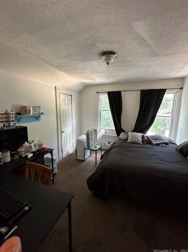 482 East St, New Britain CT 06051-2454 exterior