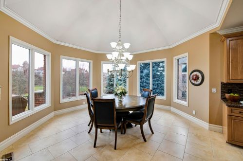 1140 Autumnview Dr, Rochester MI 48307-6060 exterior