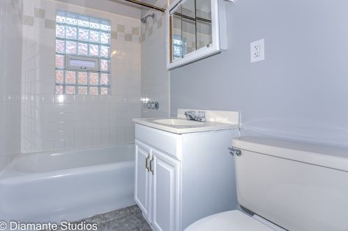 806 17 Ave, Broadview IL 60153-1702 exterior