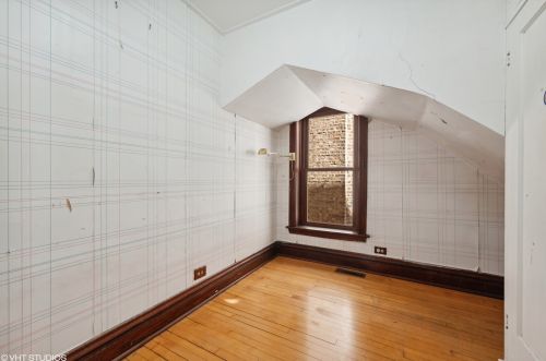 2726 Troy St, Chicago IL 60655-2320 exterior