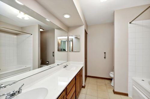 1657 Brompton Ln, Bull Valley IL 60014-2046 exterior