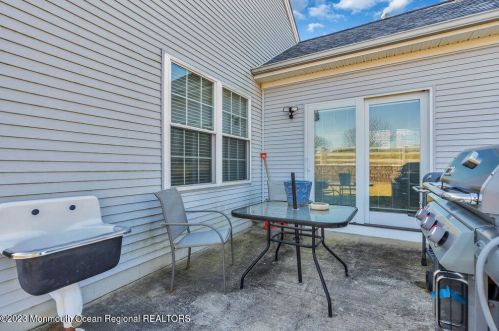 5 Barcelona Ct, Lakehurst NJ  08759-6060 exterior