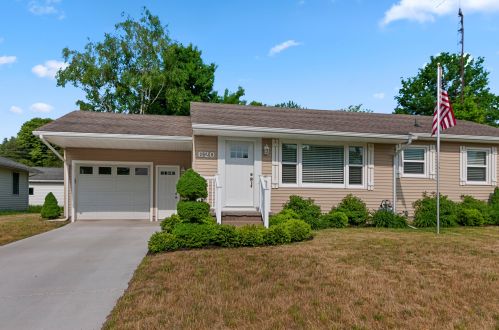 620 Lilac Ave, Big Rapids MI 49307-2520 exterior