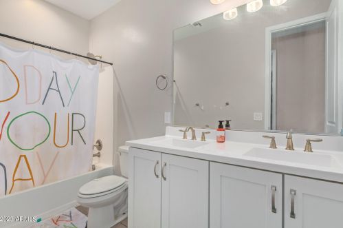 24142 20th Pl, Phoenix AZ  85024-7533 exterior