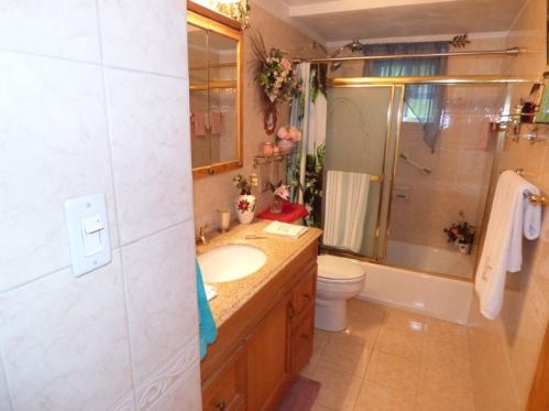 1650 Arnold St, Pittsburgh PA 15205-3503 exterior