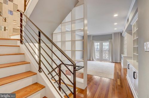 1034 4th St, Philadelphia PA  19147-4106 exterior