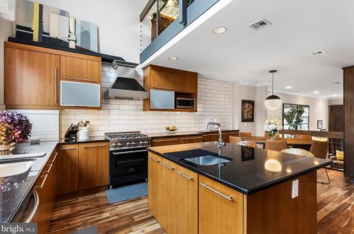 122 Christian St, Philadelphia PA 19147-3612 exterior