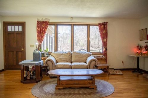 123 Bear Hole Rd, West Springfield MA 01089-1631 exterior