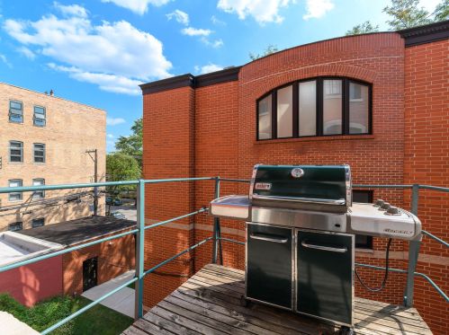 2107 Magnolia Ave, Chicago IL 60614-4011 exterior