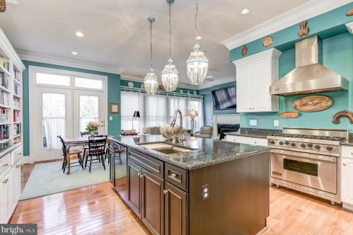 12561 Ansin Cir Dr, Rockville MD 20854-6912 exterior