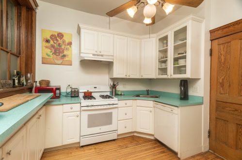 2014 Roscoe St, Chicago IL 60641-4015 exterior