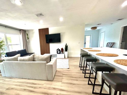 900 5th Ave, Boca Raton FL  33432-2514 exterior