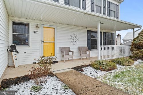 2147 Deer Ridge Dr, Pottstown PA  19464-2143 exterior