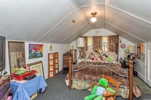 66 Ave, Valley Stream NY 11580-3230 exterior