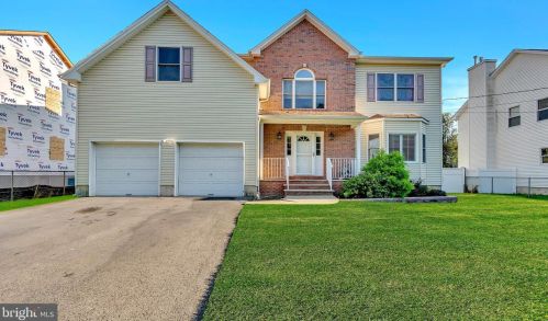 76 Salem St, Edison, NJ 08820-2413