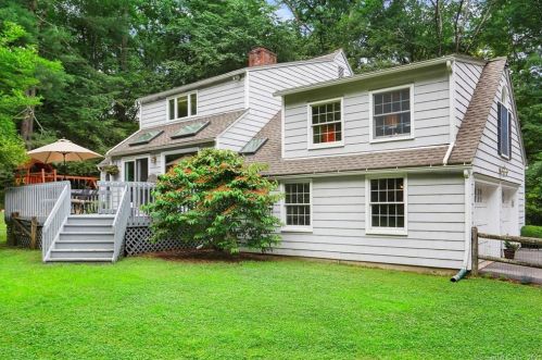 54 Cobbs Ml Rd, Wilton CT exterior