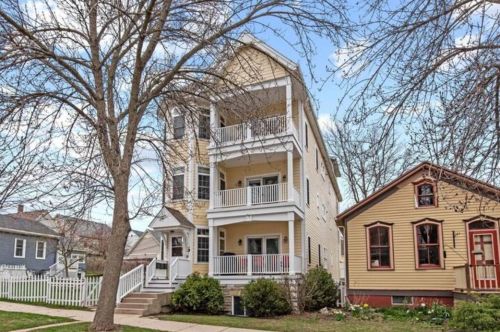 224 Lloyd St, Milwaukee, WI 53212-3304