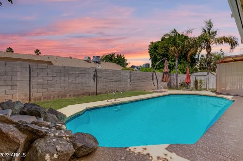 2428 Acoma Dr, Phoenix AZ 85032-4855 exterior