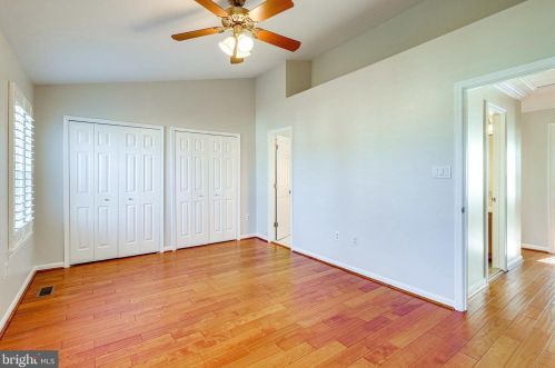 6026 Lands End Ln, Alexandria VA 22315-2669 exterior