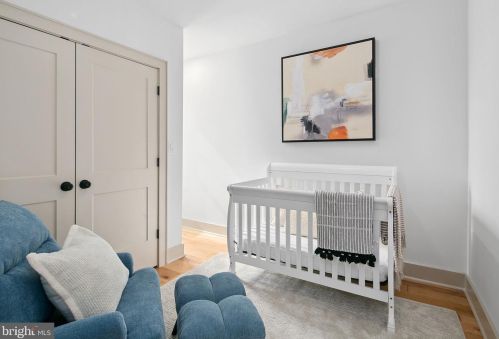 1613 Capitol St, Washington DC  20003-1620 exterior