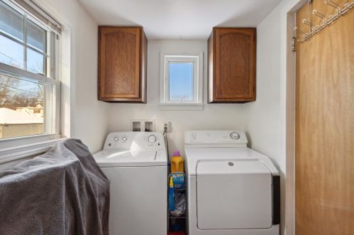 937 Leonard St, Grand Rapids MI 49534-0011 exterior