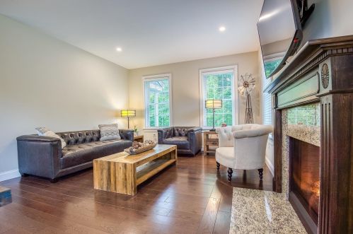 362 Grant Rd, Newmarket NH 03857-2108 exterior