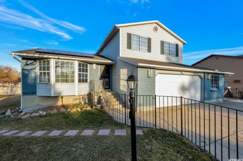 7529 Springbrook Dr, Taylorsville UT 84084-3654 exterior