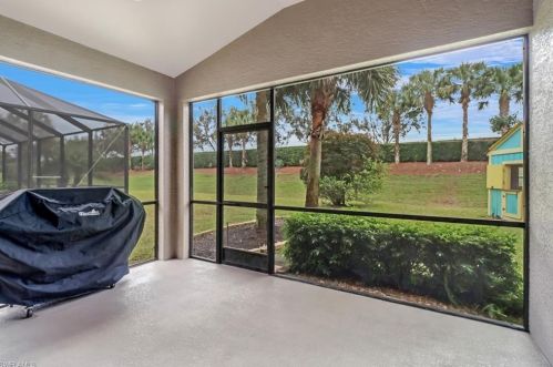 2121 Fairmont Ln, Naples FL 34120-4575 exterior