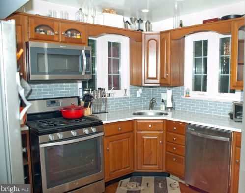 1612 Springwood Dr, Silver Spring MD  20910-2721 exterior