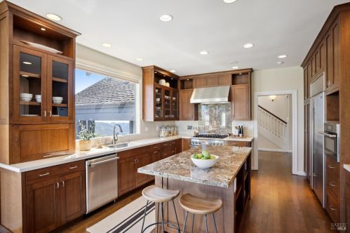 332 Panoramic Hwy, Mill Valley CA 94941-5087 exterior