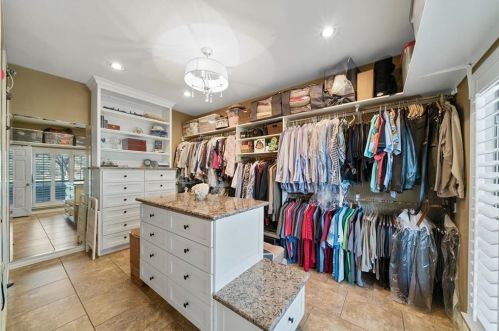 5703 Lockhill Rd, San Antonio TX 78240-1620 exterior