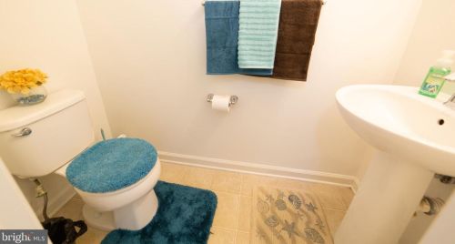 280 Kentshire Dr, Lancaster PA 17603-8851 exterior