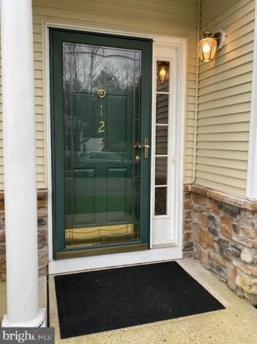 125 Josiah Ln, Trenton NJ  08691-3366 exterior