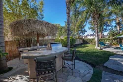 11307 Brookfall Ct, Riverside CA 92505-5135 exterior