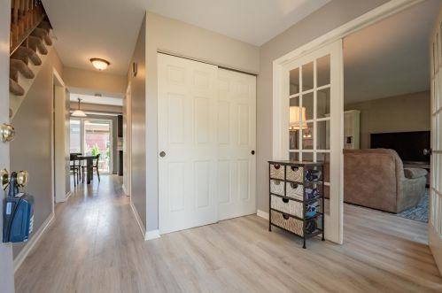 1049 Cedar Crest Dr, Bull Valley, IL 60014-6930