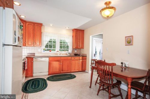 576 Kromer Ave, Berwyn PA 19312-1318 exterior