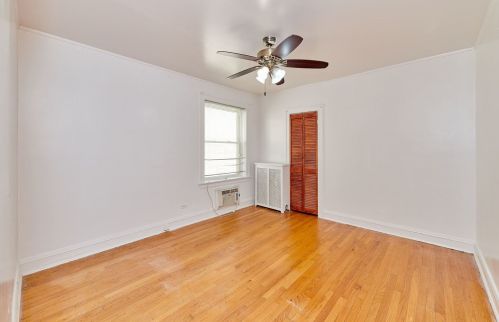 6635 Campbell Ave, Chicago IL 60645-5018 exterior