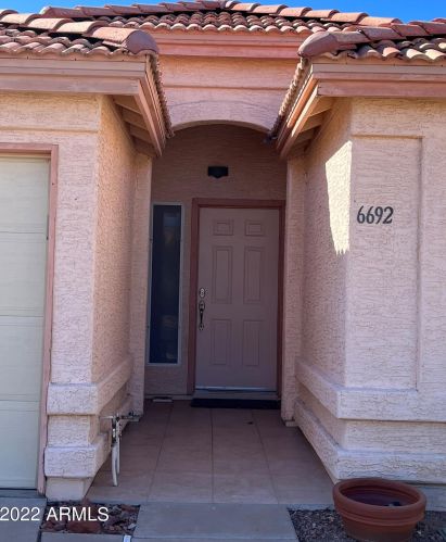 6692 Cypress Point Dr, Chandler AZ  85249-4332 exterior