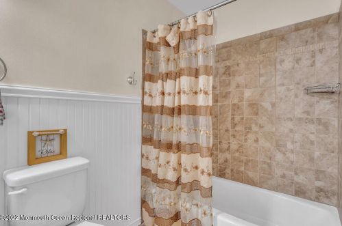 365 Western Blvd, Berkeley Township NJ  08721-2855 exterior