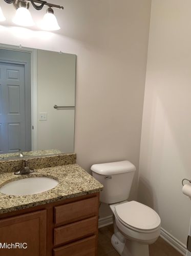 6715 5 St, Kalamazoo MI exterior