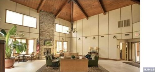 315 Livingston Ct, Edgewater NJ 07020-1639 exterior