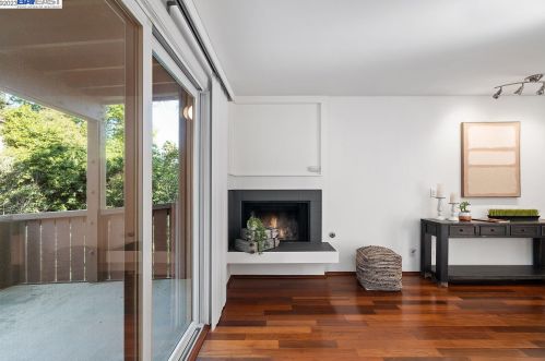 852 Camelback Pl, Concord, CA 94523-1230